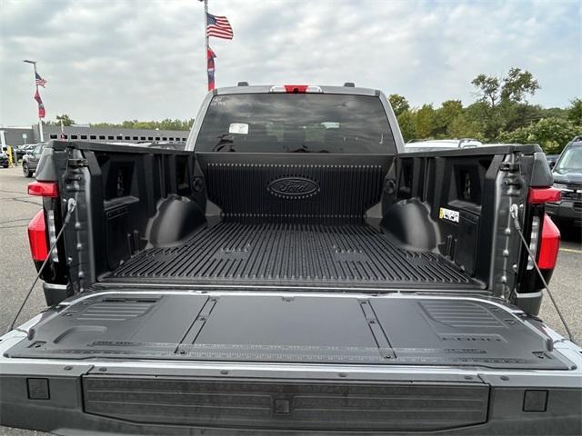 new 2025 Ford F-150 Lightning car