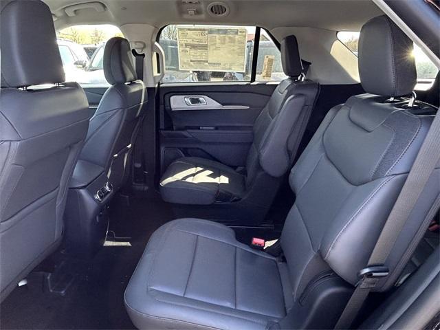 new 2025 Ford Explorer car
