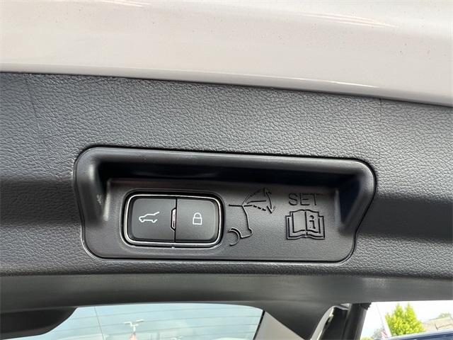 new 2025 Ford Explorer car