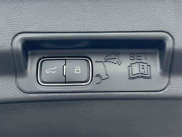 new 2025 Ford Explorer car