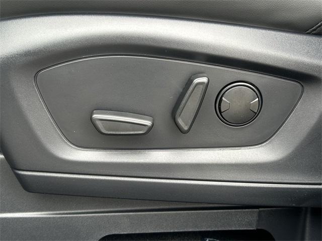 new 2025 Ford Explorer car