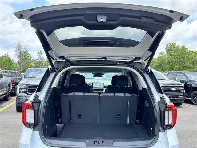 new 2025 Ford Explorer car