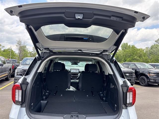 new 2025 Ford Explorer car