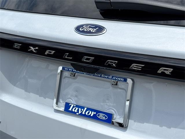 new 2025 Ford Explorer car