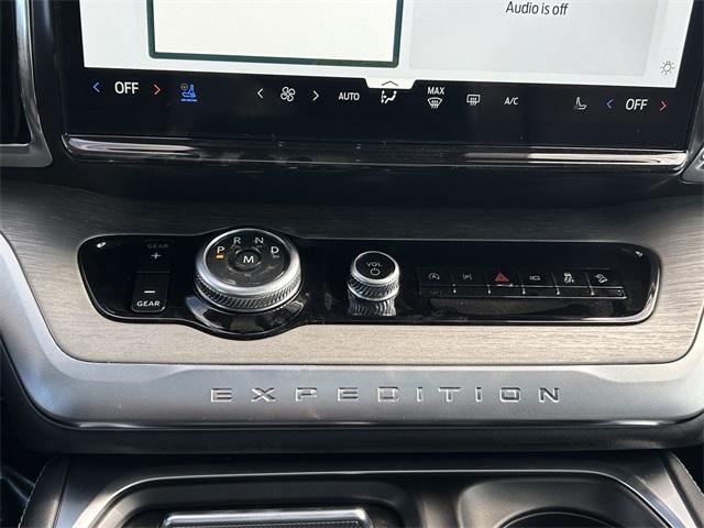 new 2025 Ford Expedition car