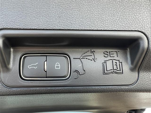 new 2025 Ford Explorer car