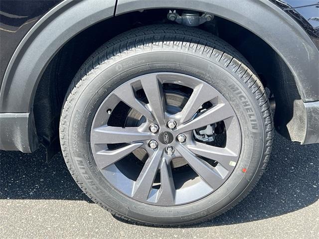 new 2025 Ford Explorer car