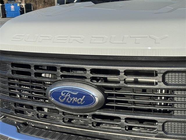 new 2024 Ford F-350 car, priced at $45,905