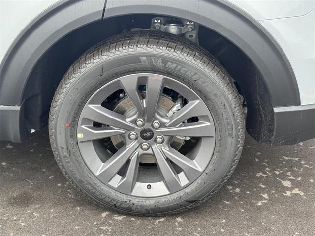 new 2025 Ford Explorer car