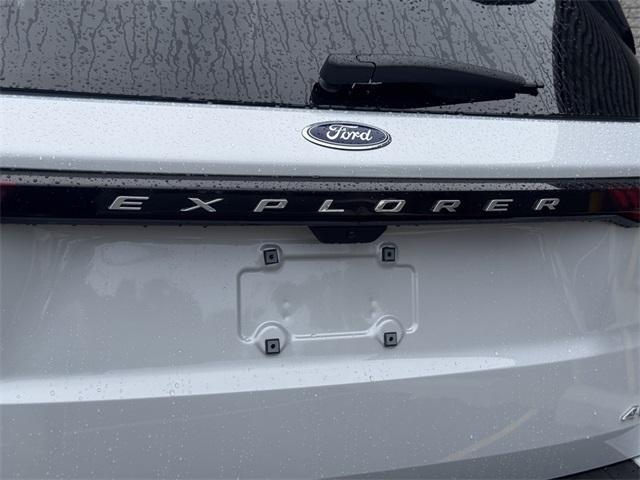 new 2025 Ford Explorer car