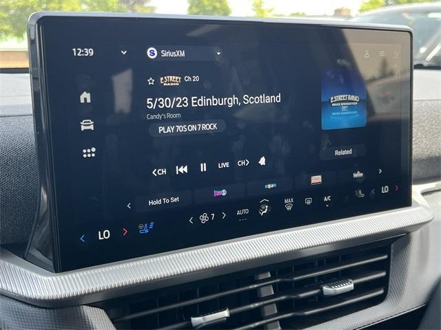 new 2025 Ford Explorer car