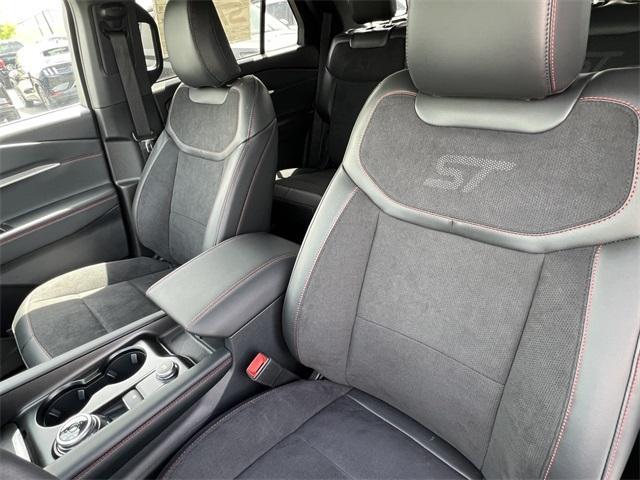 new 2025 Ford Explorer car