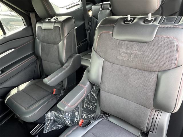 new 2025 Ford Explorer car