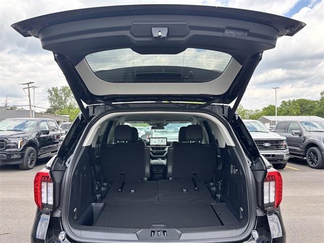 new 2025 Ford Explorer car