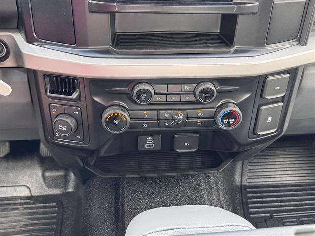 new 2025 Ford F-250 car