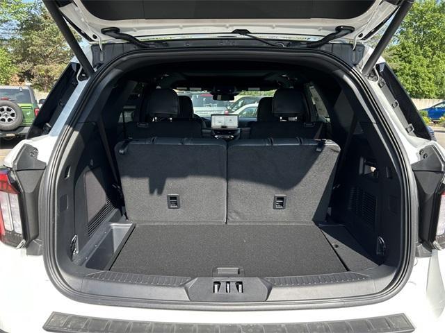new 2025 Ford Explorer car