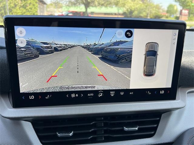new 2025 Ford Explorer car