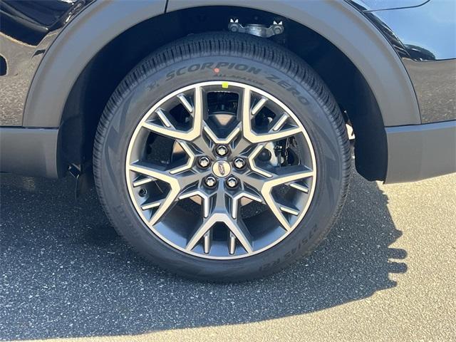 new 2025 Ford Explorer car