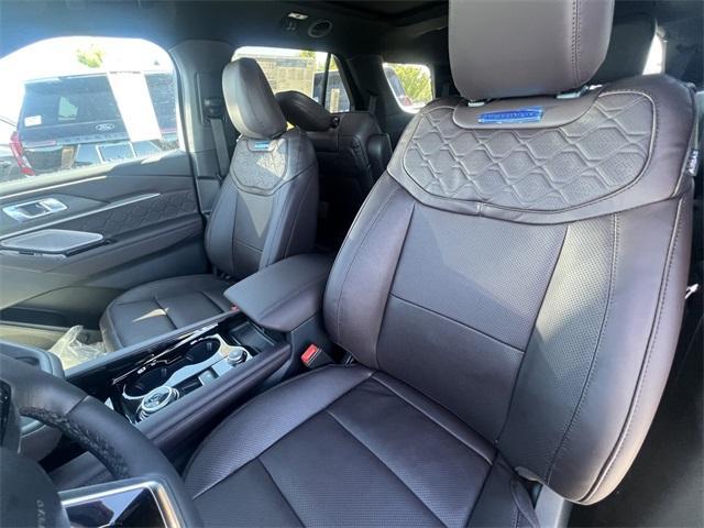 new 2025 Ford Explorer car