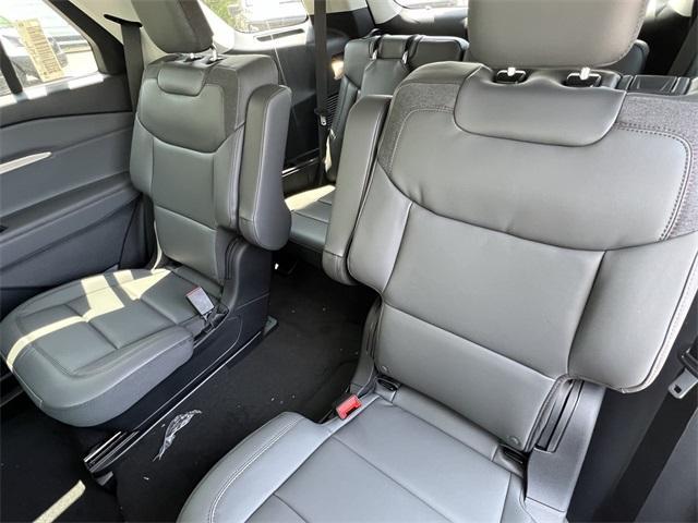 new 2025 Ford Explorer car