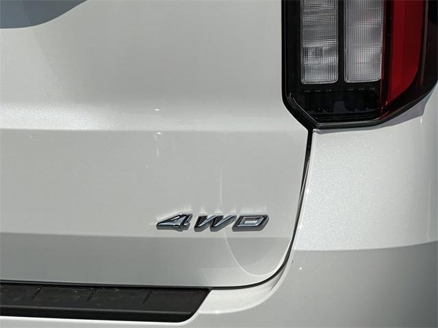 new 2025 Ford Explorer car