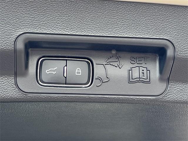 new 2025 Ford Explorer car