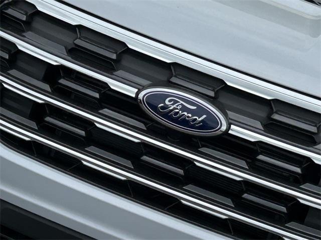new 2025 Ford Explorer car