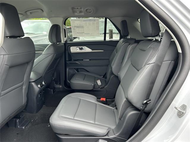 new 2025 Ford Explorer car