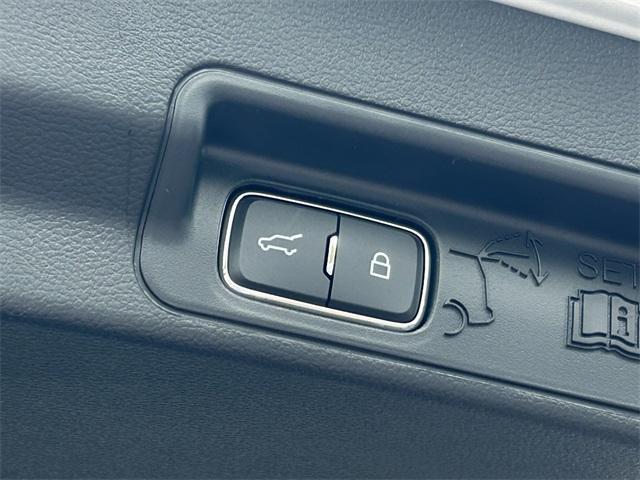 new 2025 Ford Explorer car