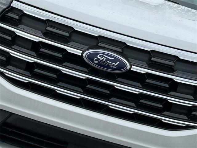 new 2025 Ford Explorer car