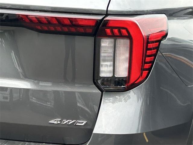 new 2025 Ford Explorer car