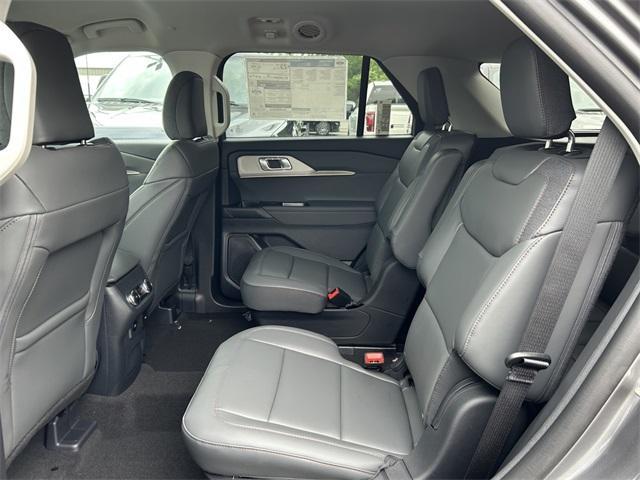 new 2025 Ford Explorer car