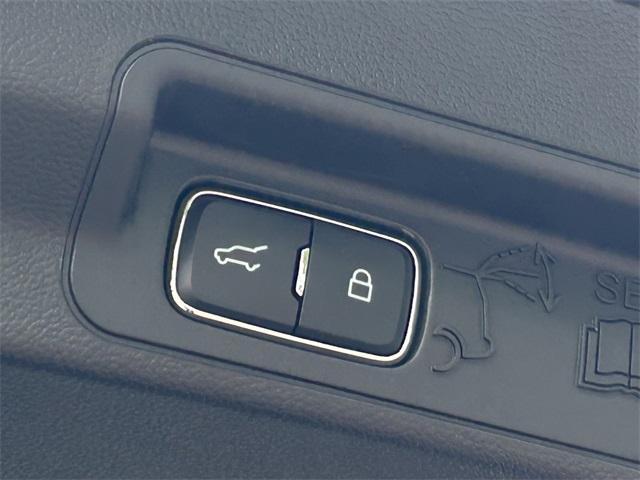 new 2025 Ford Explorer car