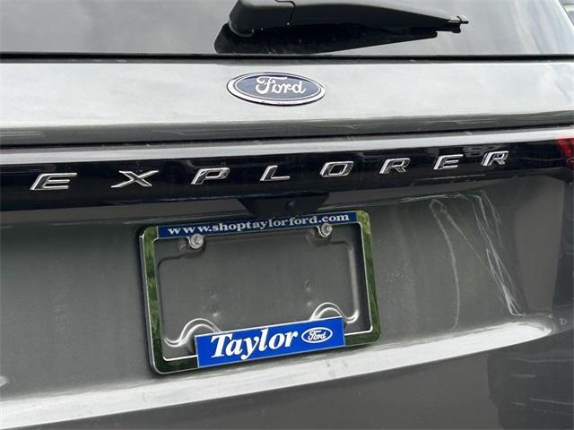 new 2025 Ford Explorer car