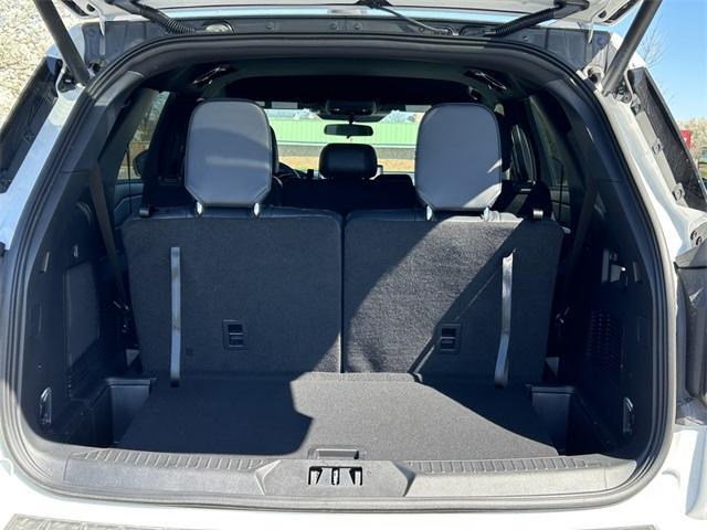 new 2025 Ford Explorer car
