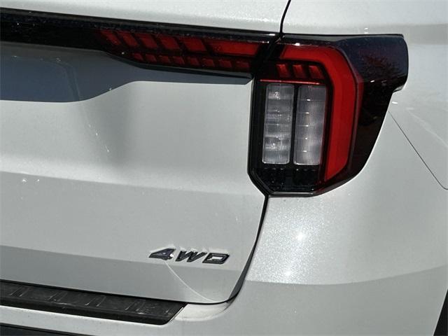 new 2025 Ford Explorer car