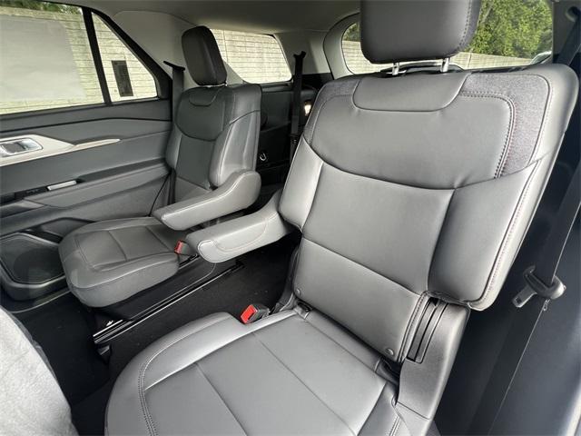 new 2025 Ford Explorer car