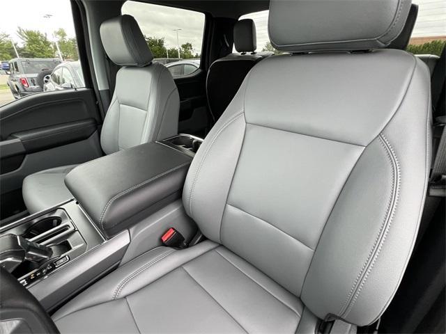 new 2025 Ford F-150 Lightning car
