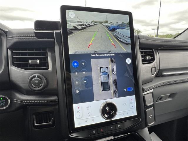 new 2025 Ford F-150 Lightning car