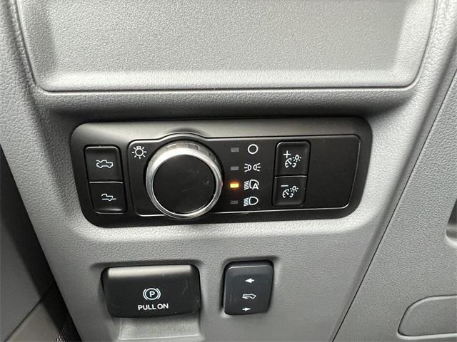 new 2025 Ford F-150 Lightning car