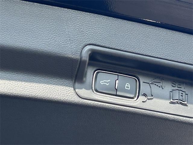 new 2025 Ford Explorer car