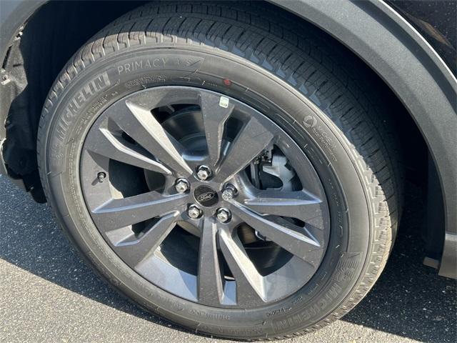 new 2025 Ford Explorer car