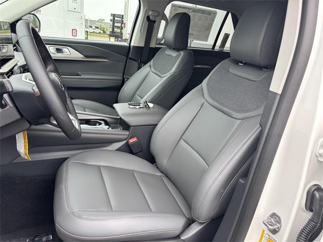 new 2025 Ford Explorer car