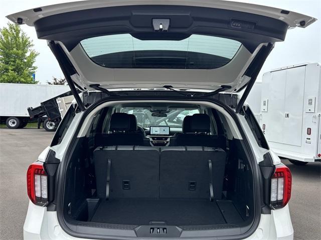 new 2025 Ford Explorer car