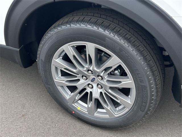 new 2025 Ford Explorer car
