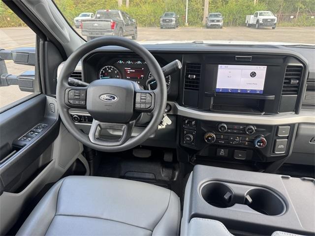 new 2025 Ford F-350 car