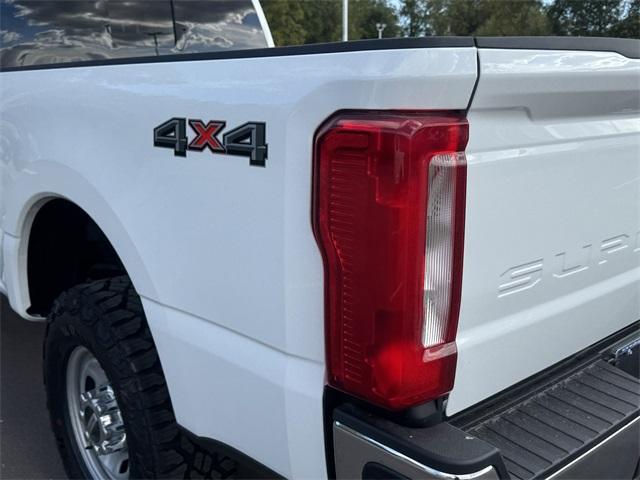new 2025 Ford F-350 car