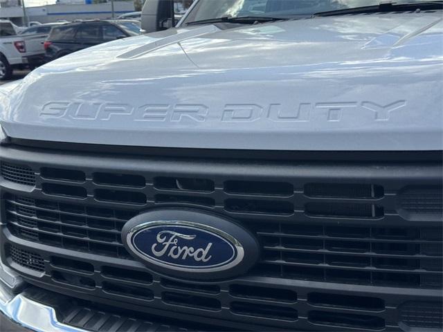 new 2025 Ford F-350 car