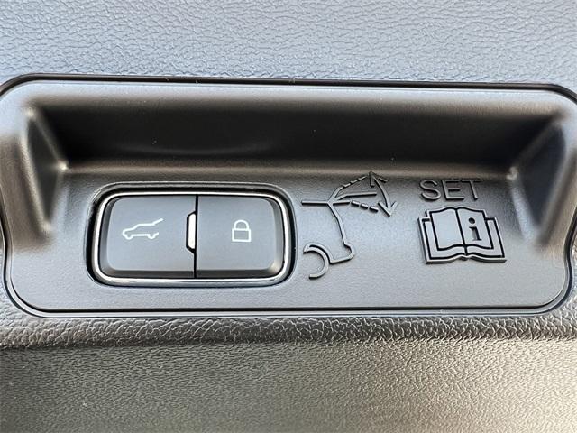 new 2025 Ford Explorer car