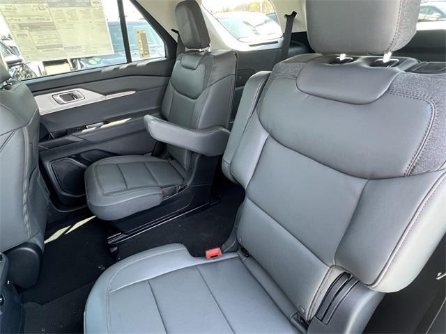 new 2025 Ford Explorer car
